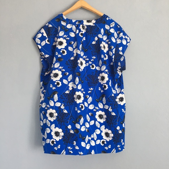 Hilary Radley, blue floral blouse - Picture 4 of 4
